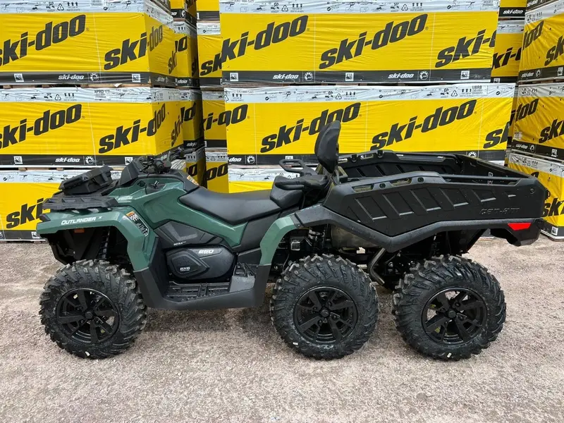 2025 Can-Am OUTLaNDER MAX 6X6 DPS 650