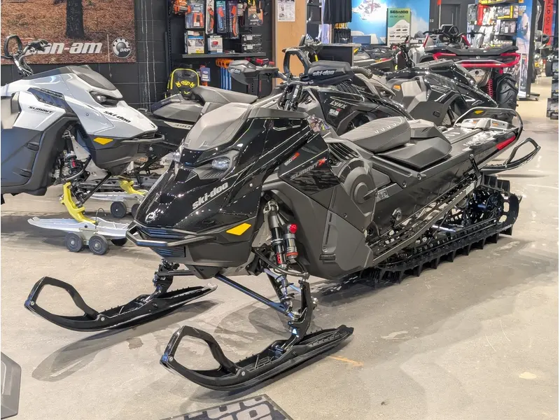 2025 Ski-Doo SUMMIT X w/ EXPERT Pkg 154 850 E-TEC Turbo R PowderMax X-Light 3.0" SHOT  w/ 10.25" Touchscreen