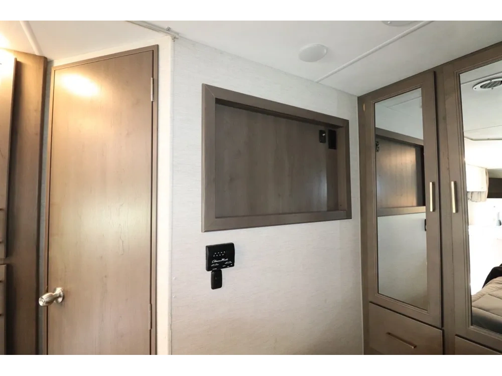 Thor Four Winds 27r 2024 alt