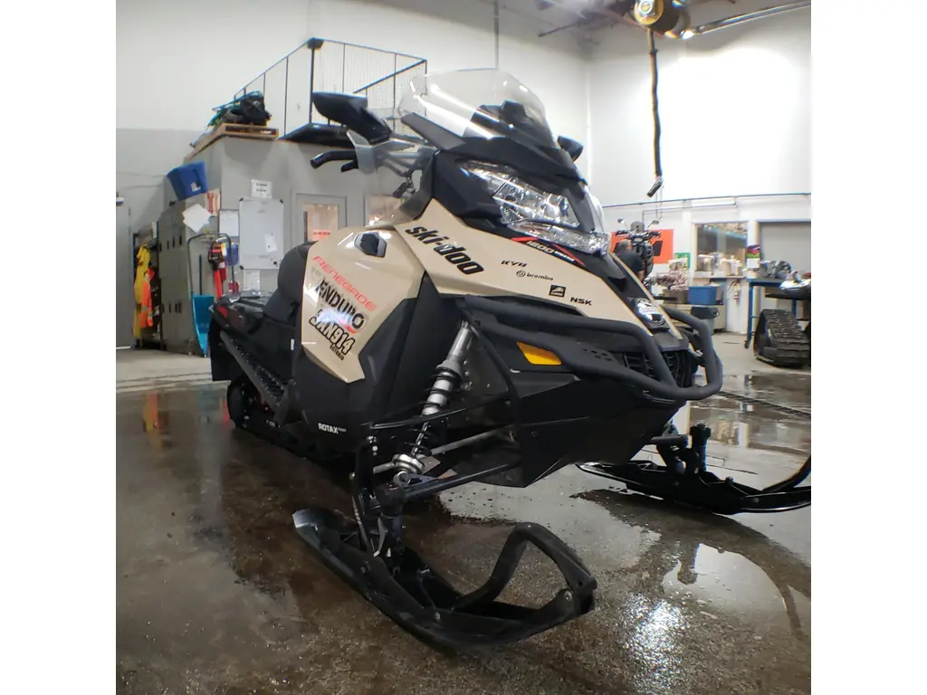 2017 Ski-Doo RENEGADE ENDURO 1200