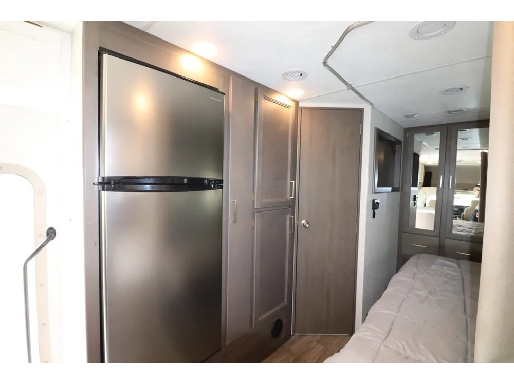 Thor Four Winds 27r 2024 alt