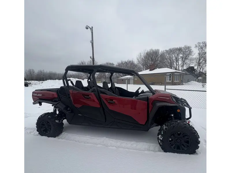 2025 Can-Am COMM MAX XT 64 1000R 6KSB
