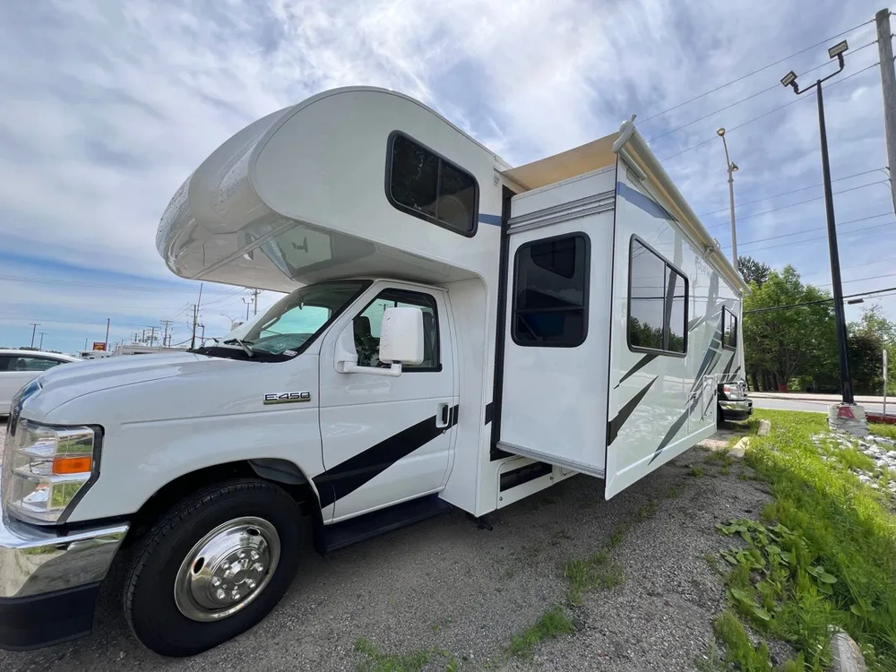 Thor Four Winds 27r 2024 alt