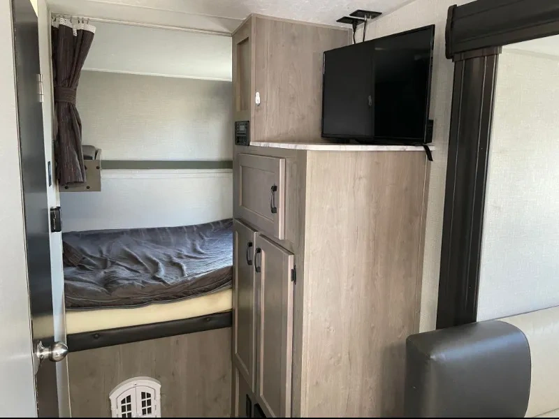 Venture Rv Sonic 211vdbx 2021 alt