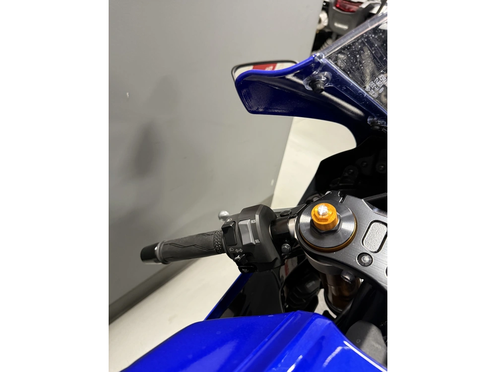 Yamaha Yzf-r7 Yzf-r7 Abs 2025 alt