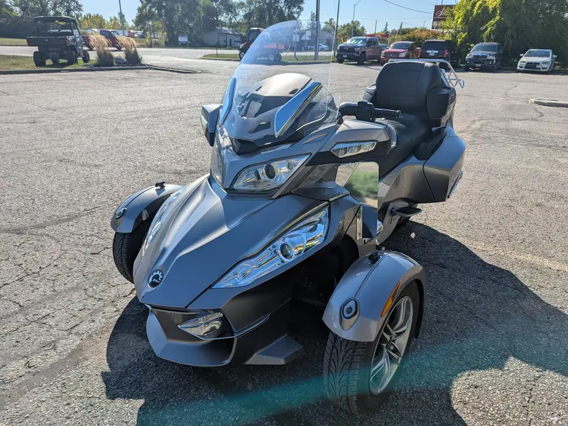 2012 Can-Am SPYDER RT-S SE5 990