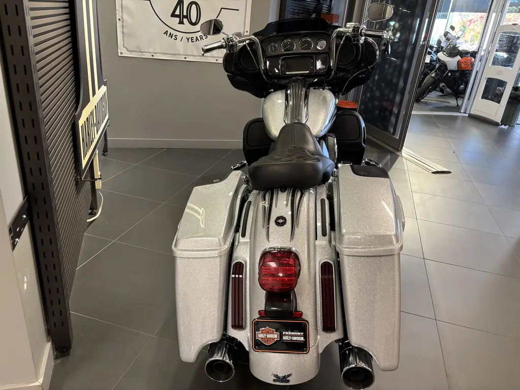 2015 Harley-Davidson CVO Street Glide FLHXSEFLHXSE