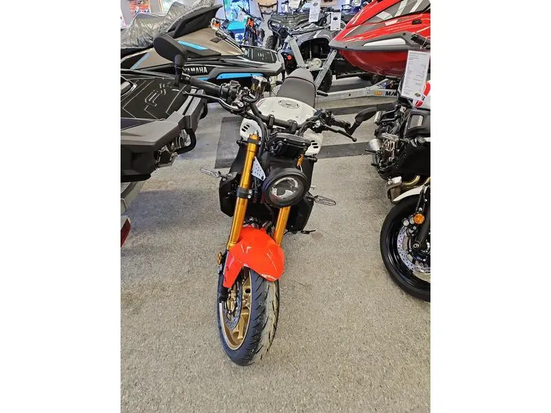 2024 Yamaha XSR 900 thumbnail 2