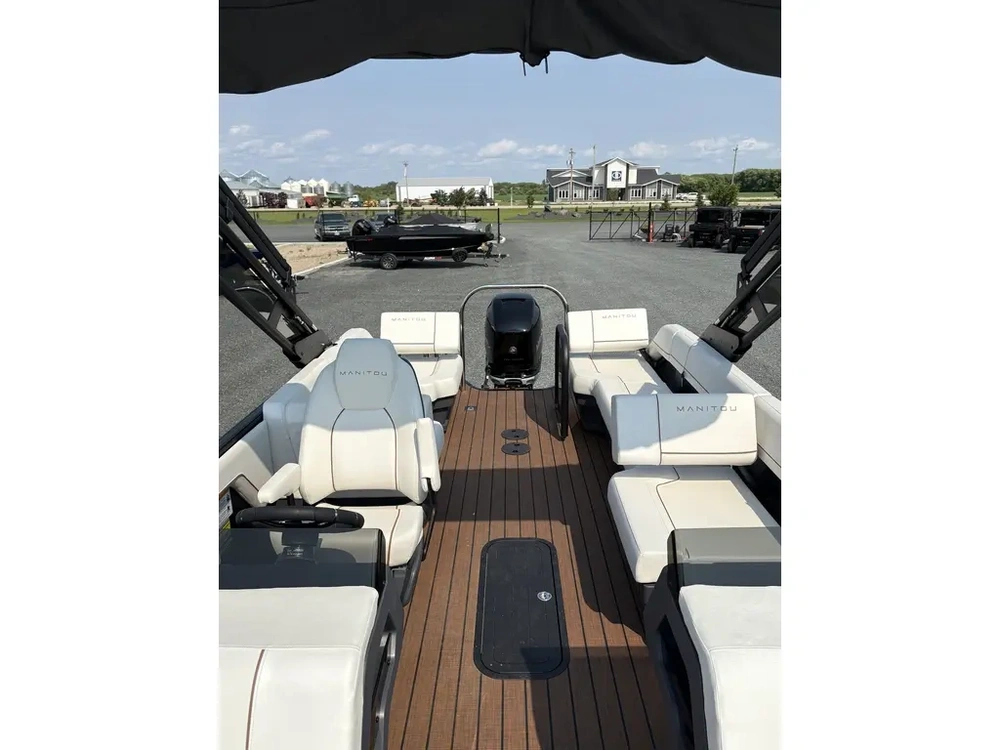 2025 Manitou Explore Switchback 26 Trifold Shp575 alt