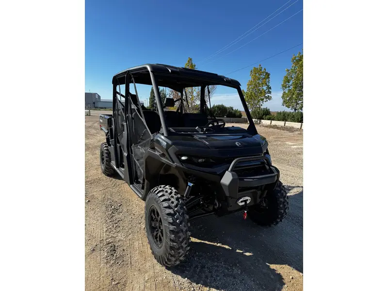 2026 Can-Am DEFENDER MAX XT HD11