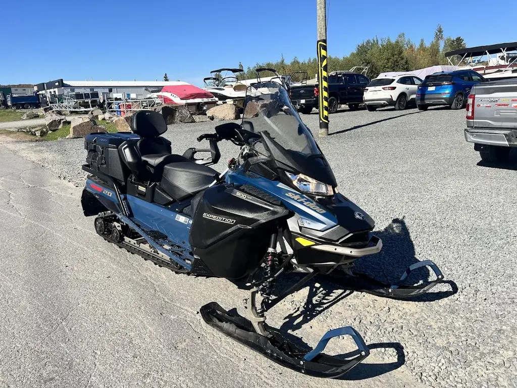 2025 Ski-Doo Expedition SE 900 ACE