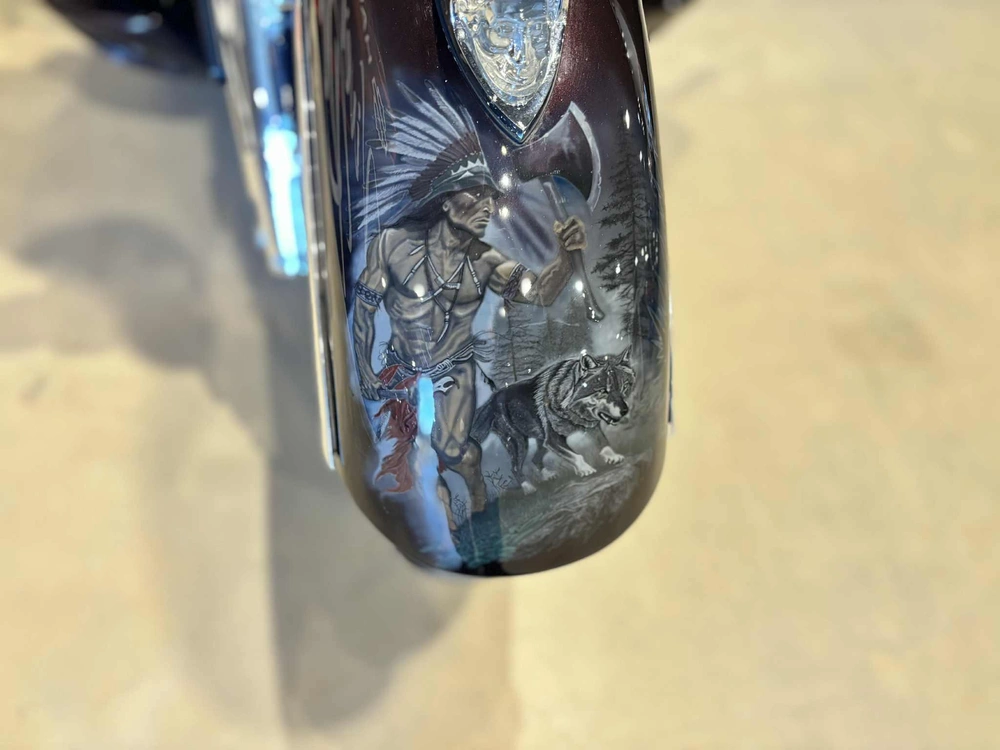 Indian Trike Roadmaster Maroon Metallic / Crimson Metallic 2022 alt