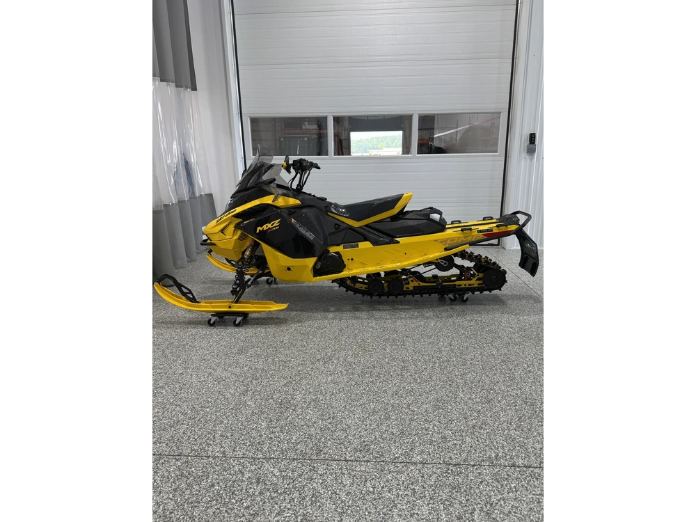 2025 Ski-doo Mxz X-rs W/ Competition Pkg 850 E-tec Turbo R Ripsaw Ii 2-ply 1.25" Shot W/ 10.25" Touchscreen alt