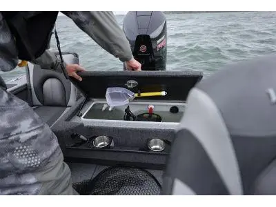 Lund Boat Co 1875 PRO V SPORT 2026