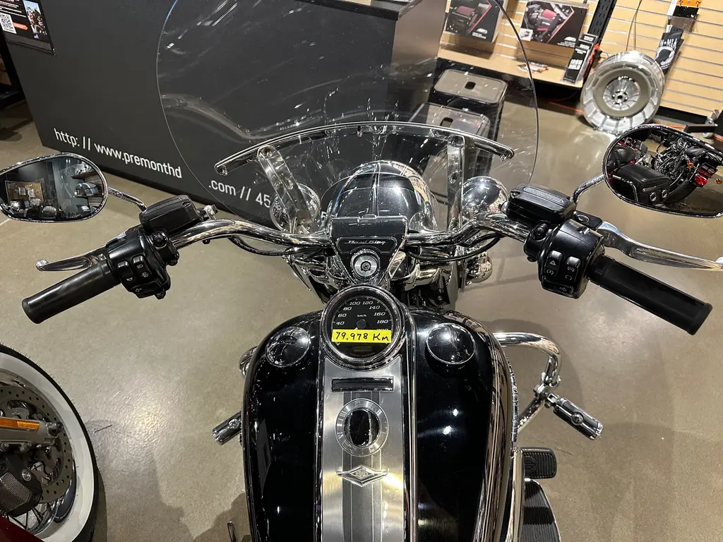 Harley-Davidson FLHRC ROAD KING CLASSIC 2017