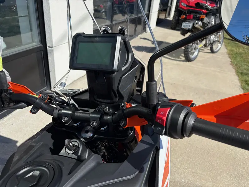 2025 KTM 390 ADVENTURE X thumbnail 4