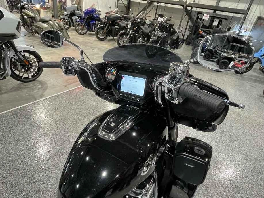 2025 Indian Motorcycle Roadmaster Powerplus Limited With 112ci + Rider Assist Package alt