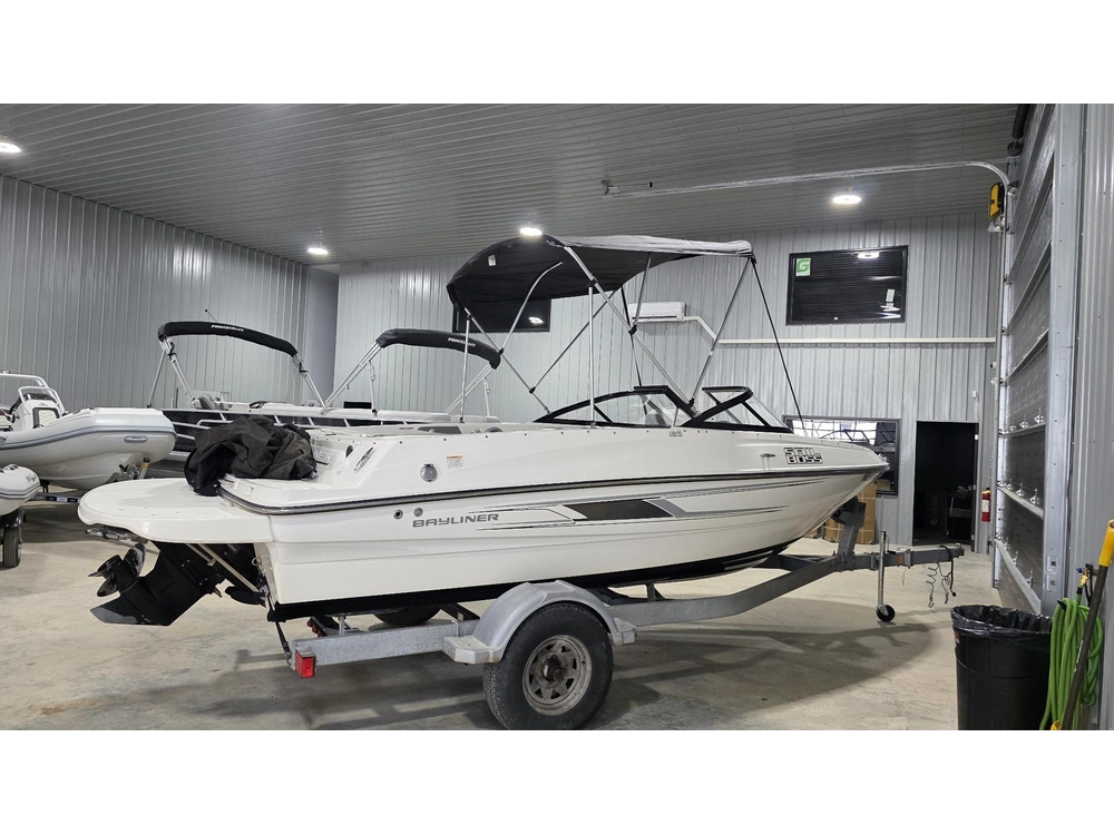 Bayliner 185 2016 alt