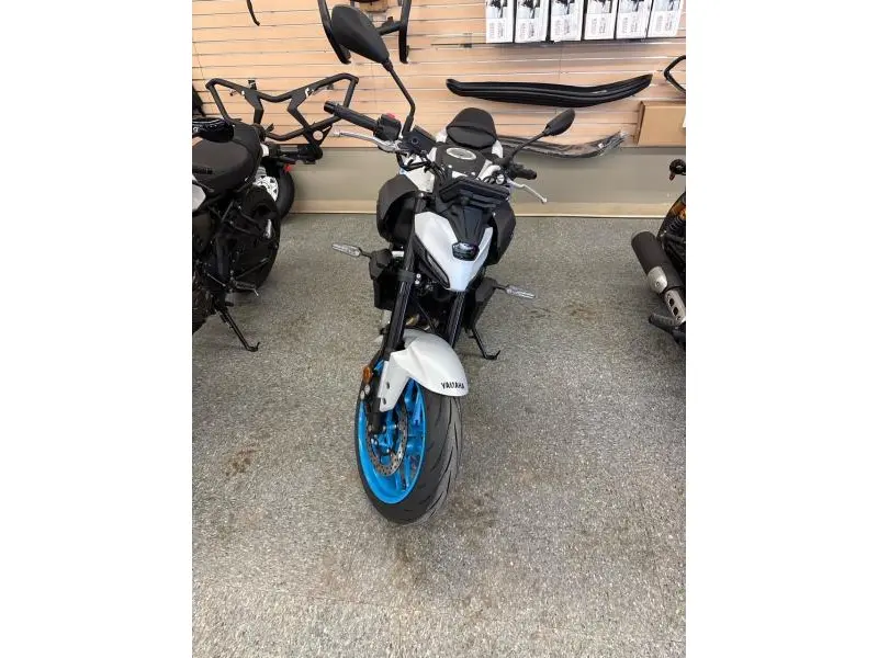 2025 Yamaha MT-07 thumbnail 2
