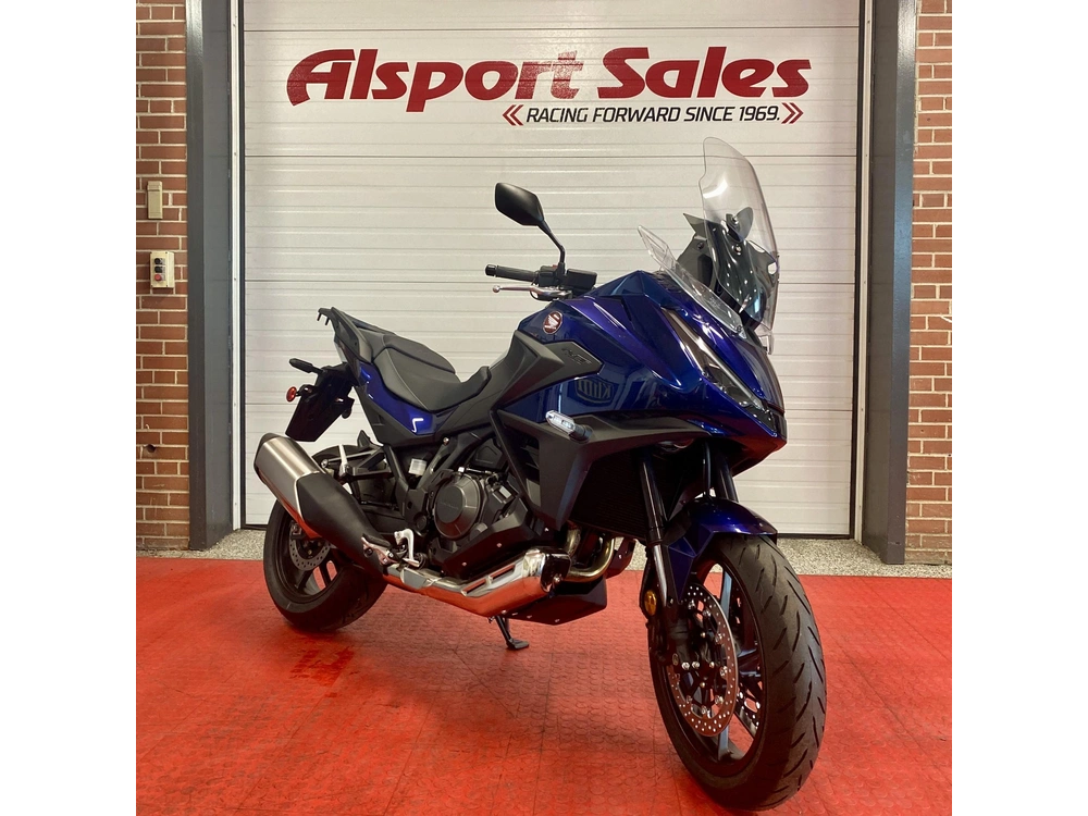 2025 Honda Nt1100 alt