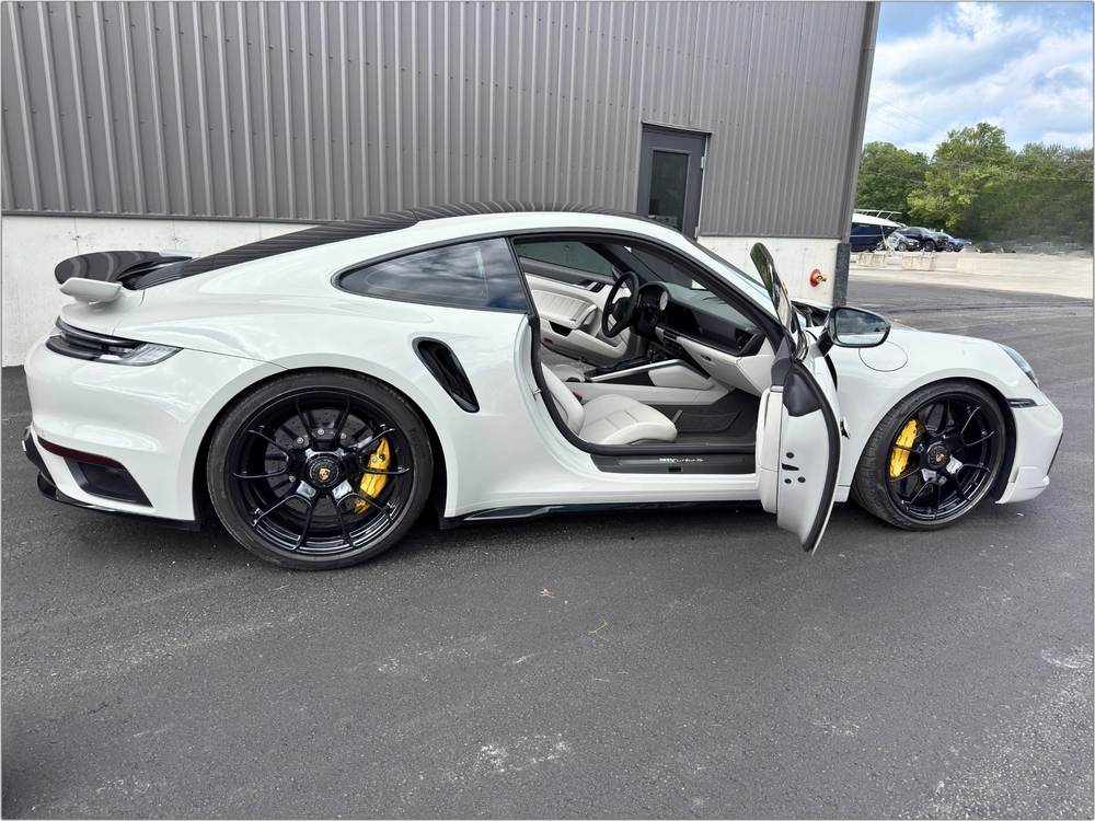2021 Porsche 911 Turbo S alt