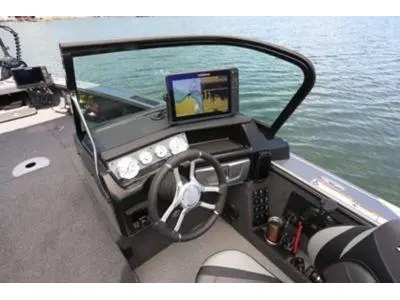 Lund Boat Co 1875 PRO V SPORT 2026