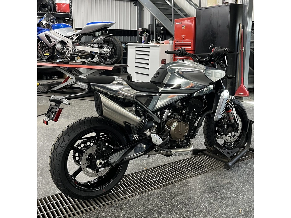 2025 Husqvarna Svartpilen 801 alt