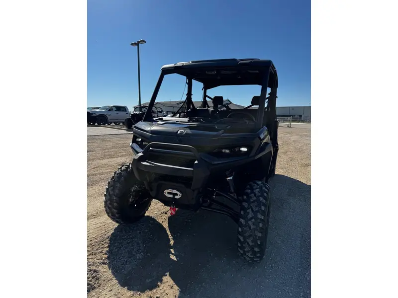 2026 Can-Am DEFENDER MAX XT HD11