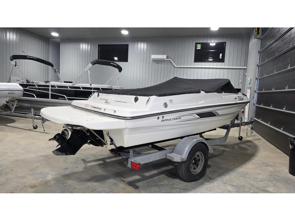 Bayliner 185 2016 alt