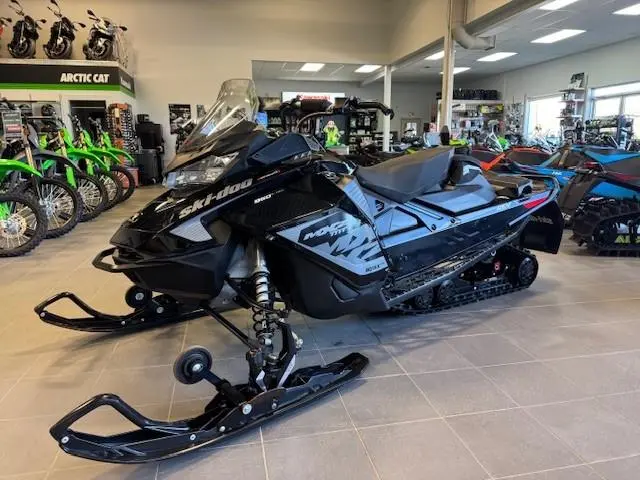 2017 SKI-DOO MXZ850