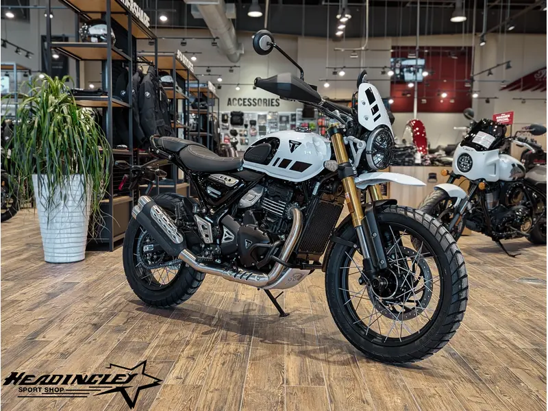2026 Triumph Scrambler 400 XC // Vanilla White