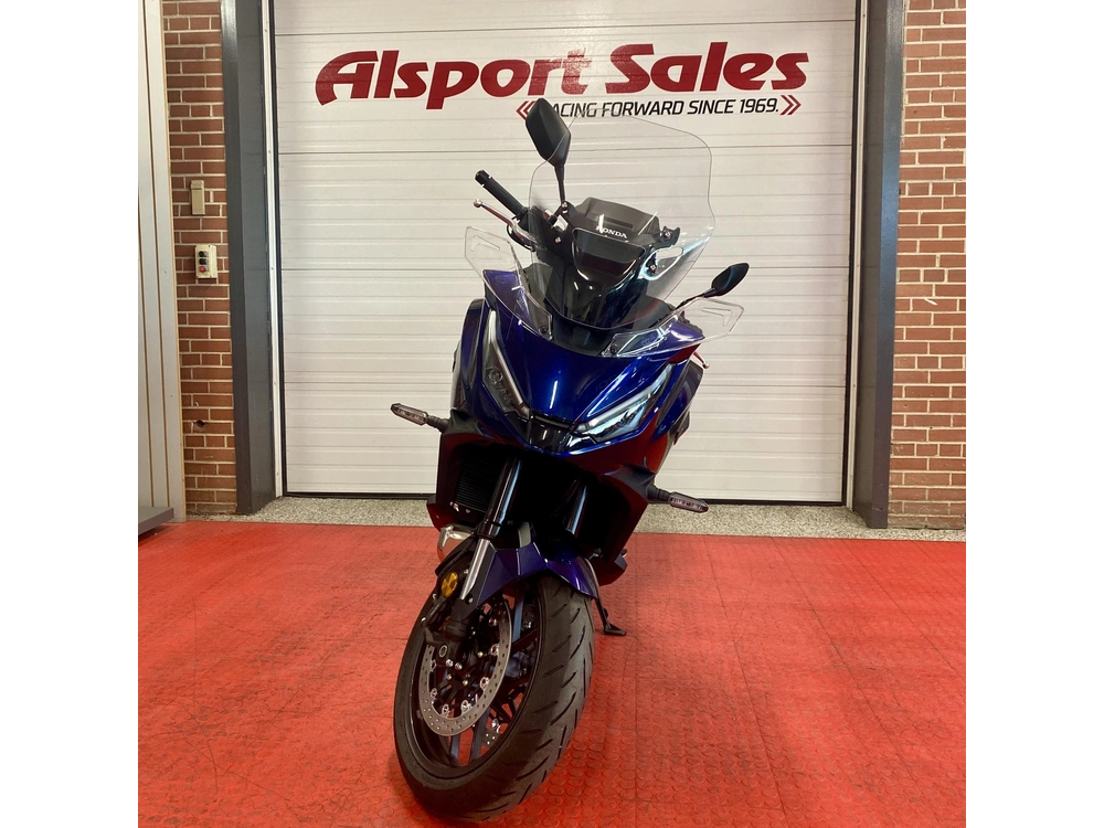 2025 Honda Nt1100 alt