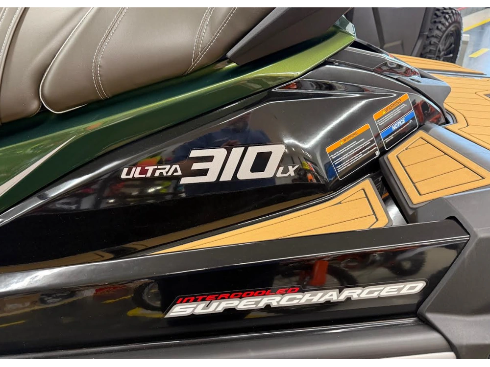 2025 Kawasaki Ultra 310 Lx alt