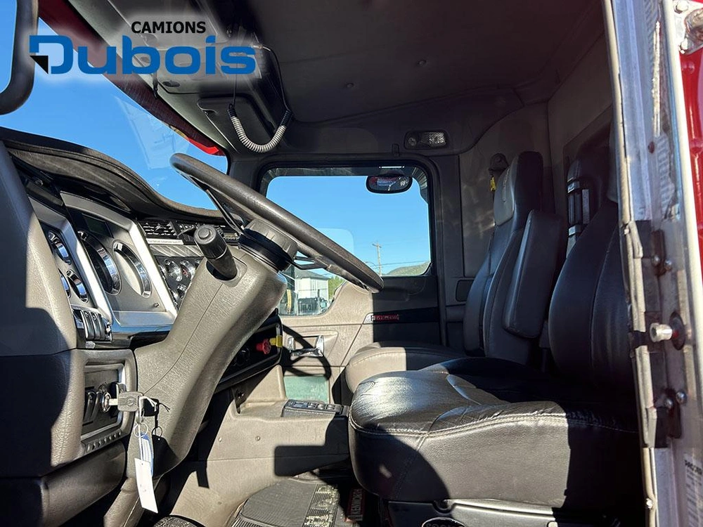 2012 Kenworth T440 alt