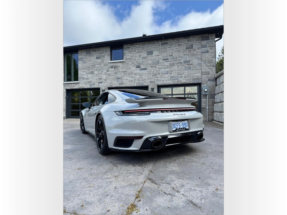 2021 Porsche 911 Turbo S alt