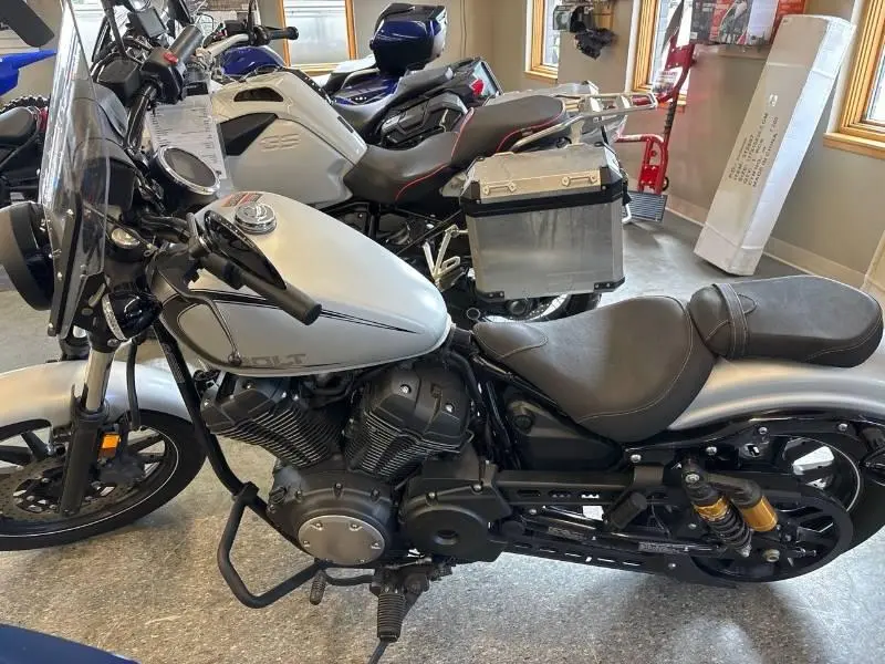 2015 Yamaha Bolt R-Spec thumbnail 3