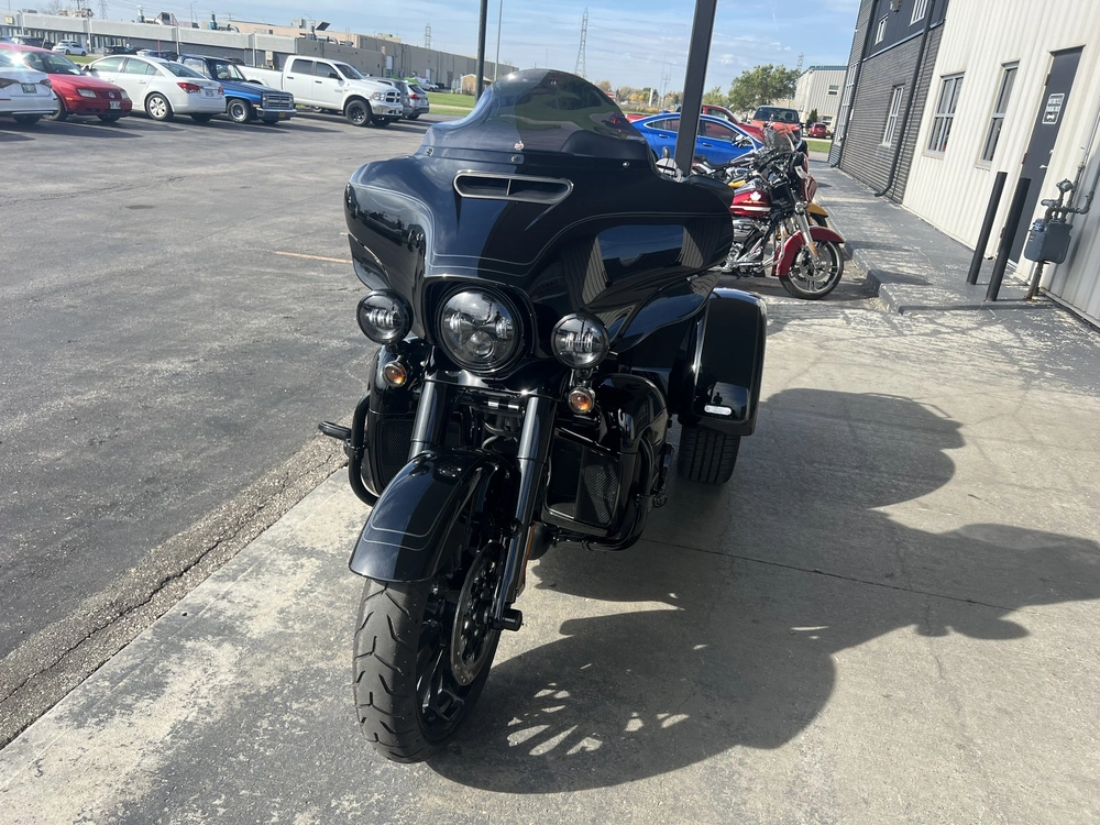 2025 Harley-davidson Tri Glide Ultra alt