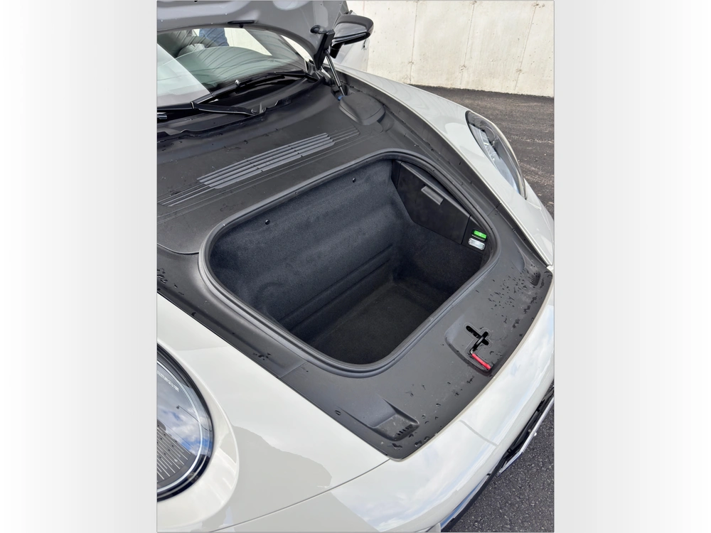 2021 Porsche 911 Turbo S alt