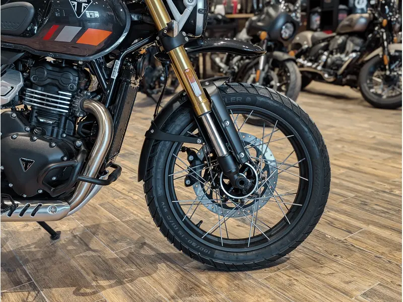 2026 Triumph Scrambler 400 XC // Storm Grey