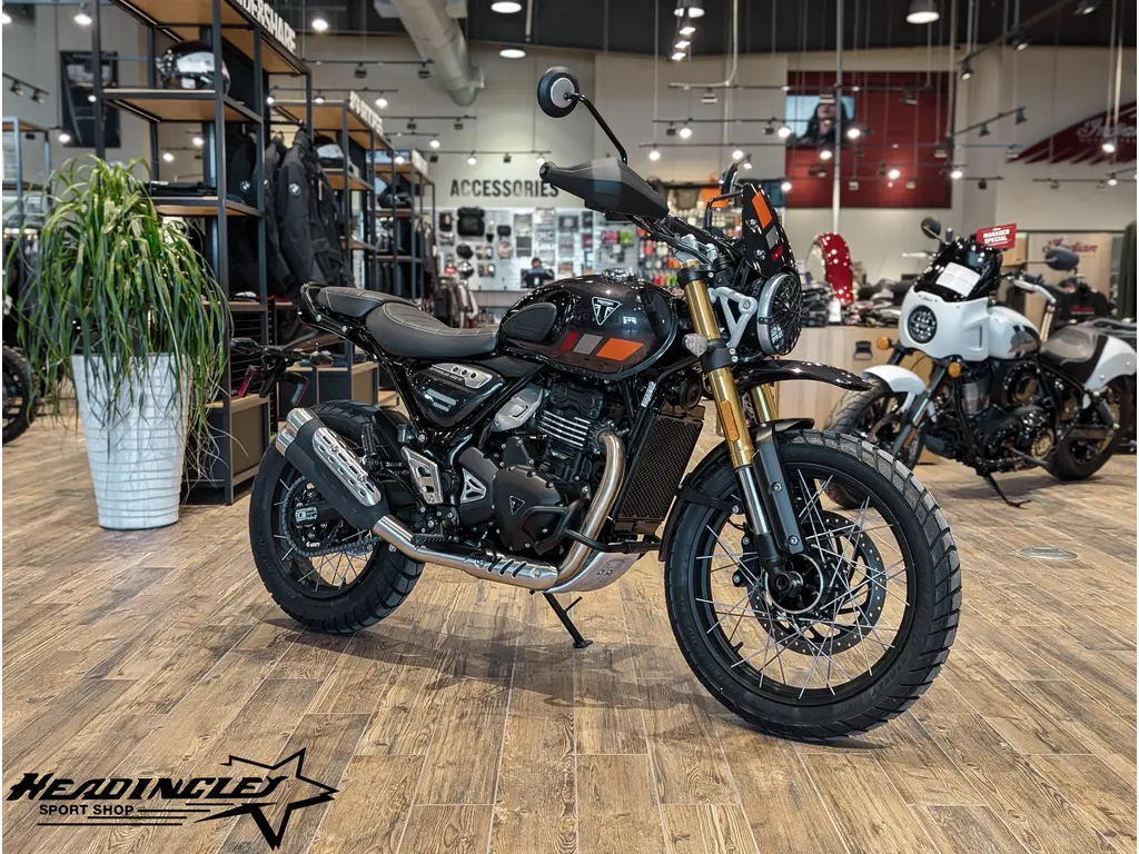 2026 Triumph Scrambler 400 XC // Storm Grey 