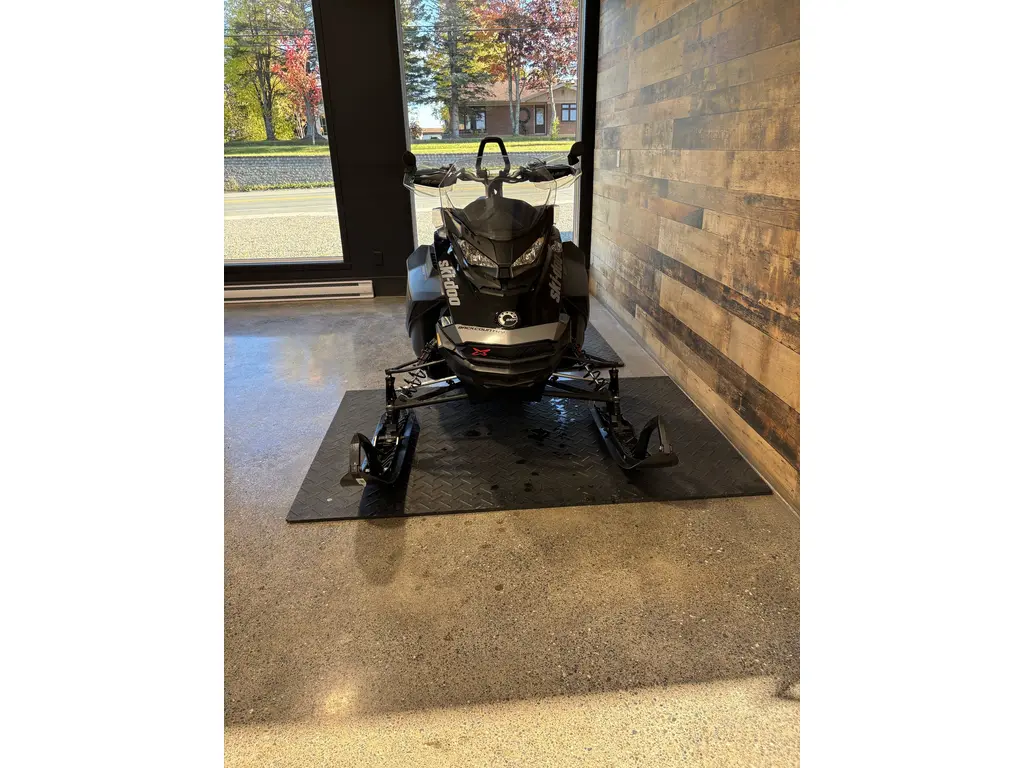 Ski-Doo Backcountry X 850 E-TEC 2019