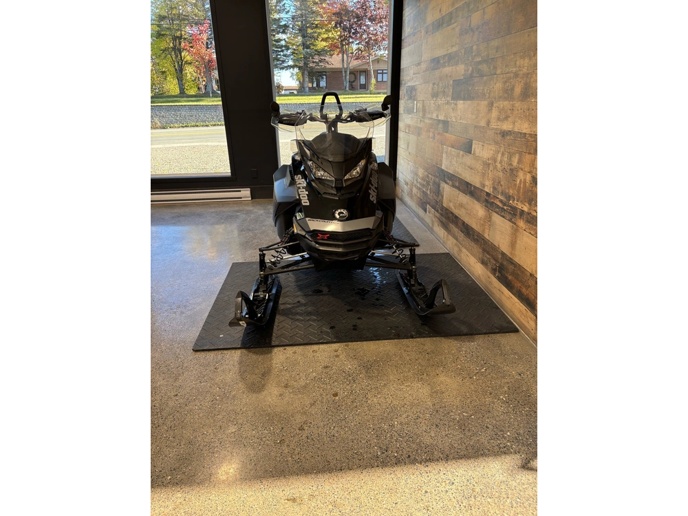 Ski-doo Backcountry X 850 E-tec 2019 alt