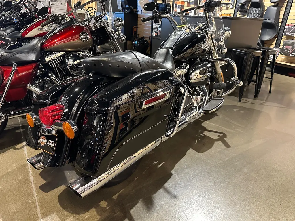 Harley-Davidson FLHRC ROAD KING CLASSIC 2017