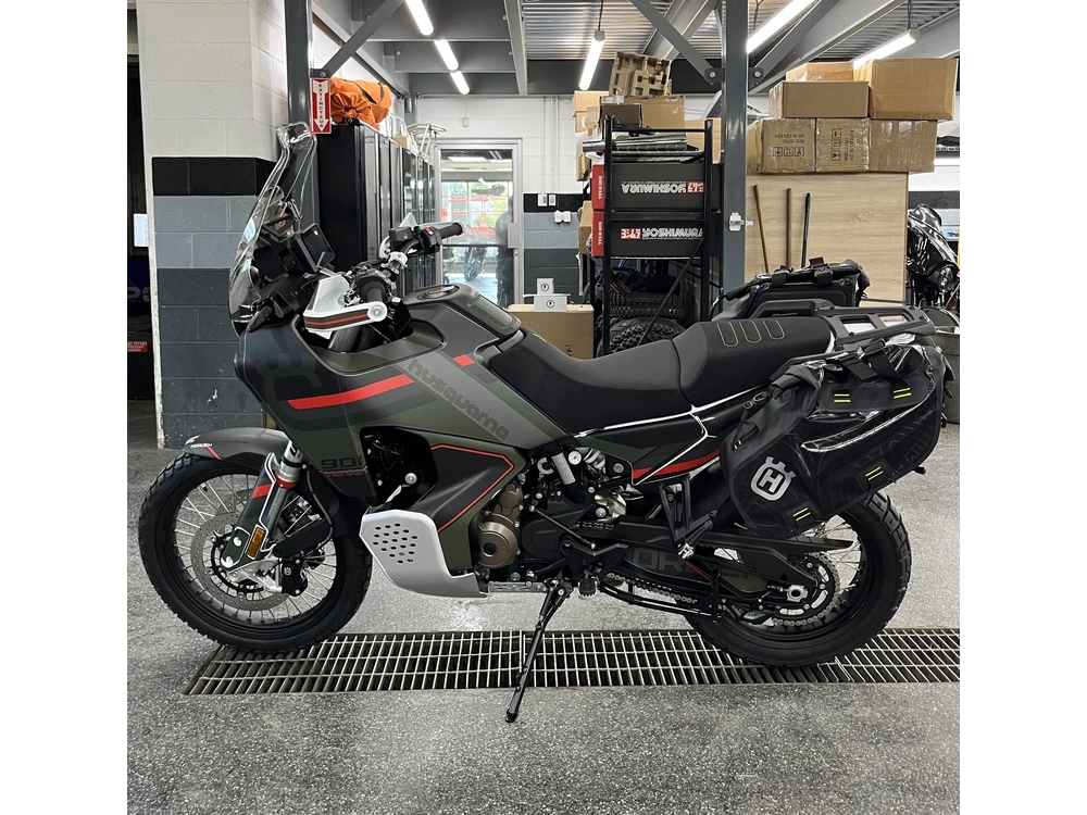 Husqvarna Norden 901 Expeditio 2025 alt