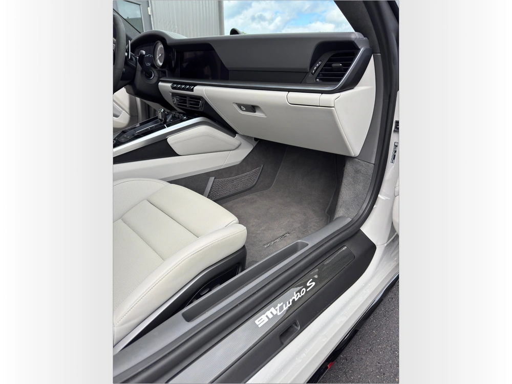 2021 Porsche 911 Turbo S alt