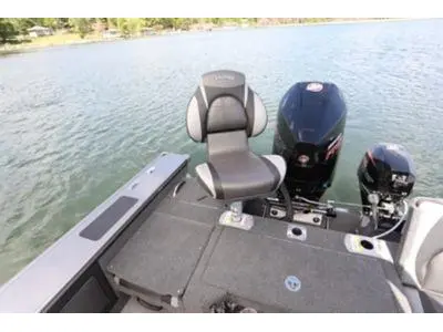 Lund Boat Co 1875 PRO V SPORT 2026