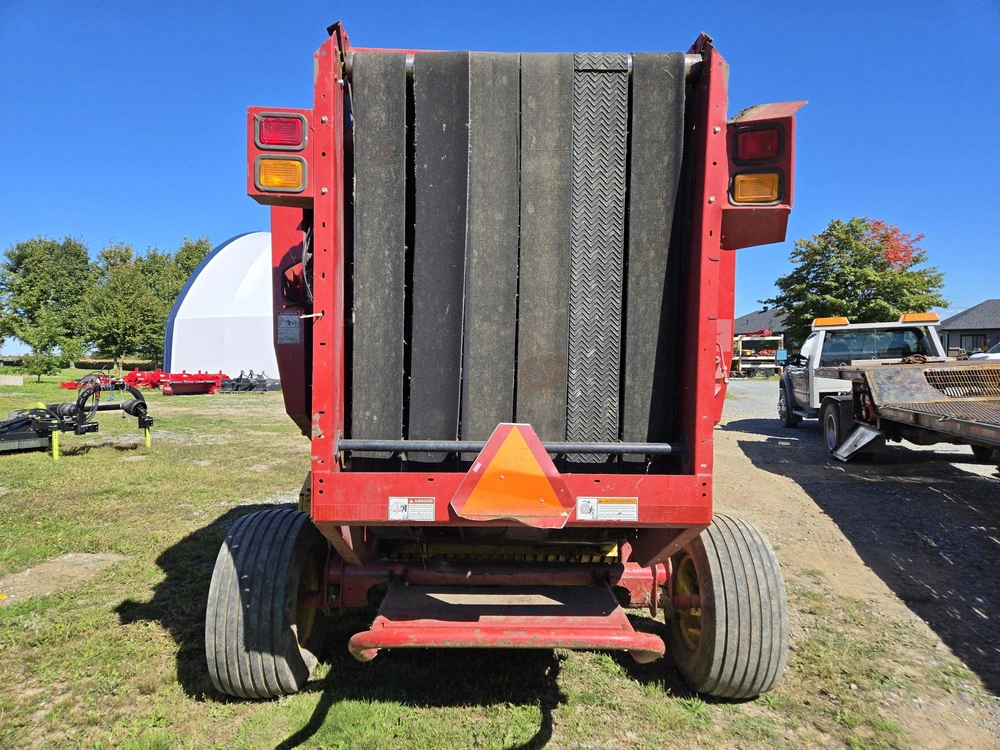 New Holland Br740a None alt