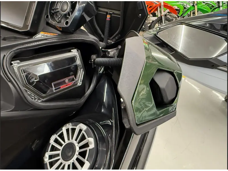 2025 Kawasaki ULTRA 310 LX thumbnail 13