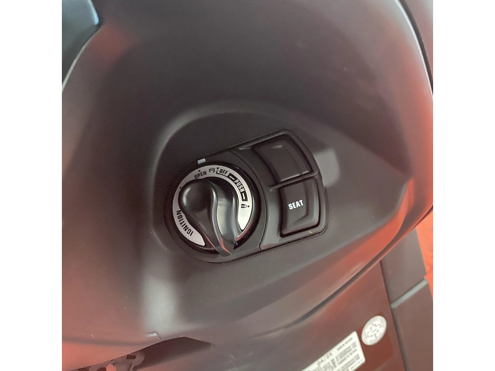 2025 Yamaha Neo's Electric Scooter alt