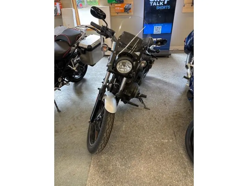 2015 Yamaha Bolt R-Spec thumbnail 2